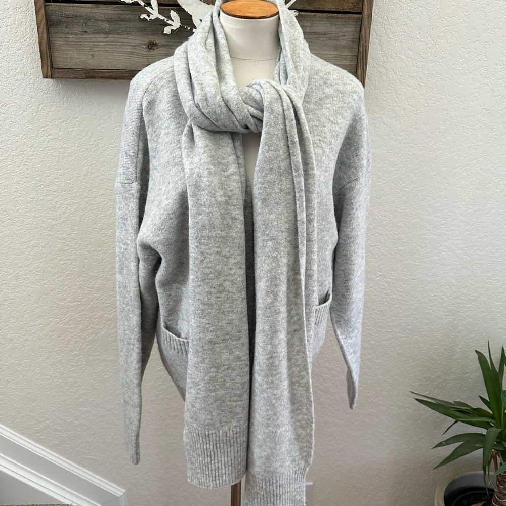 Anthropologie Gray Women's Sweater with detachable Scarf wrap One Size NWT